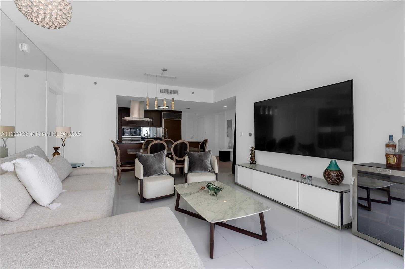 Small Image of 495 BRICKELL AVE #3511, Miami Number 7