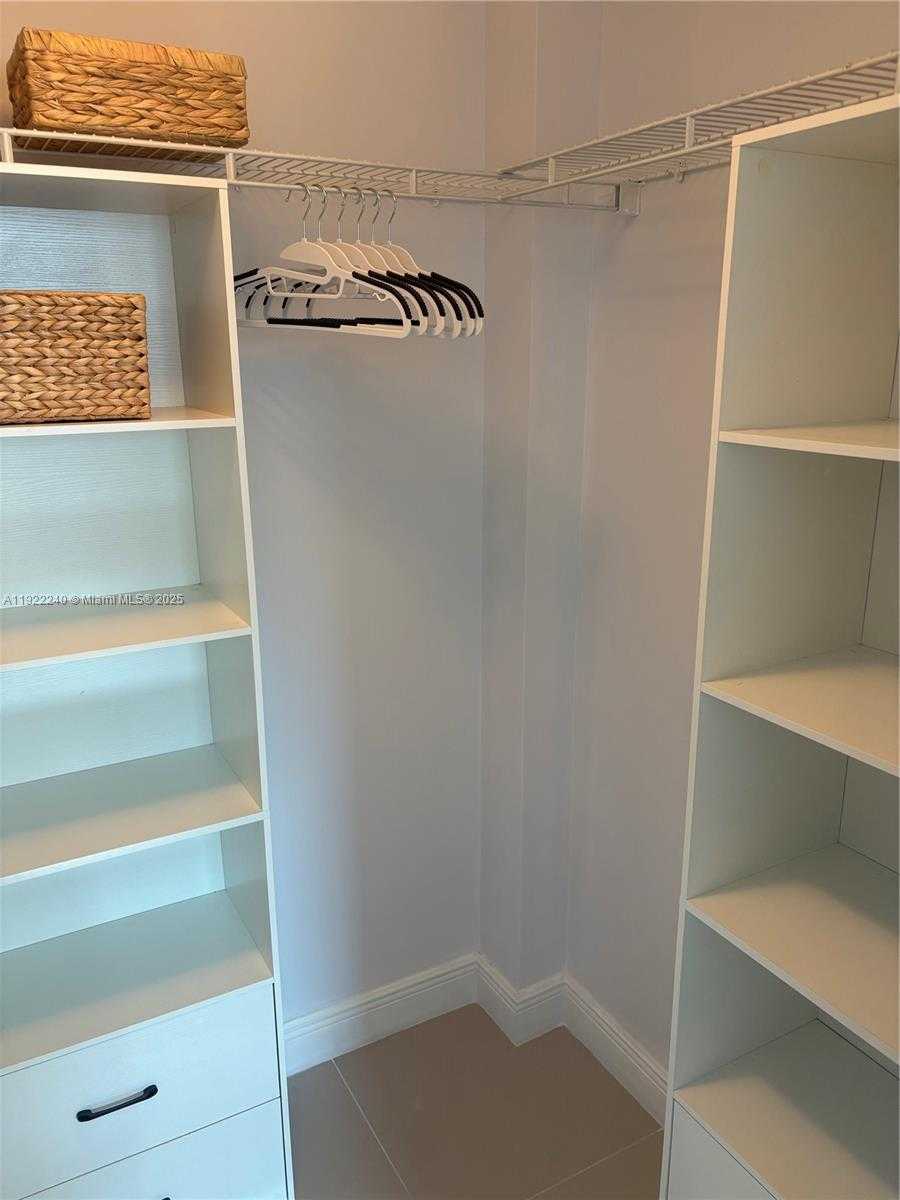 Imagen de Pequeño Objeto