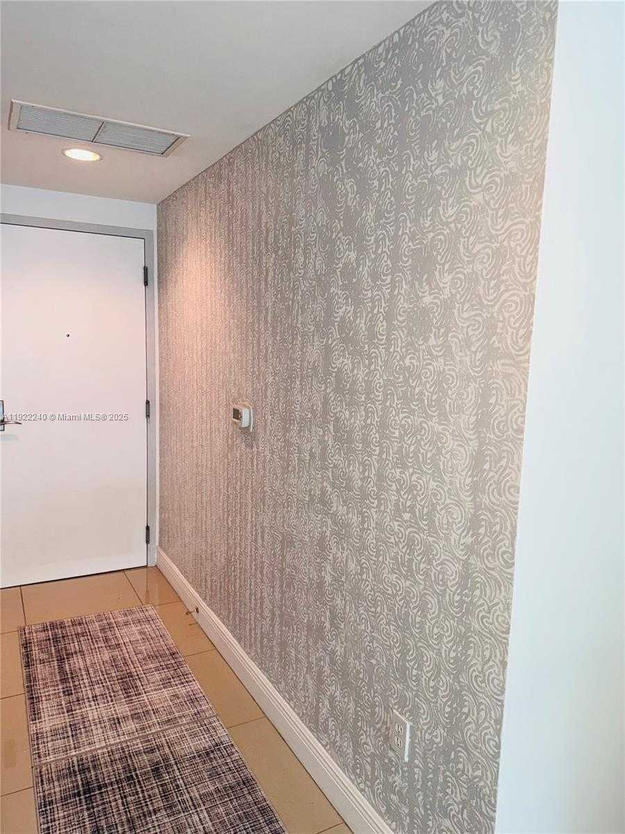 Imagen de Pequeño Objeto