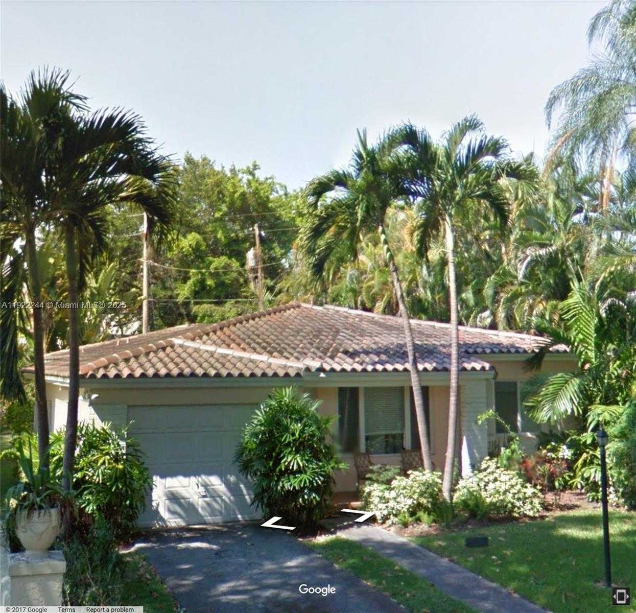 Small Image of 809 ALMERIA AVE, Coral Gables Number 14