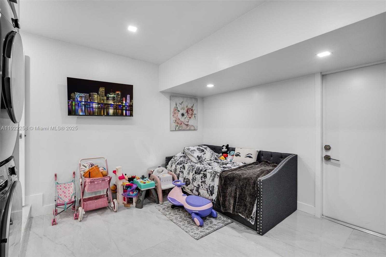 Small Image of 15452 SOUTH WEST 50TH TER, Miami Number 15