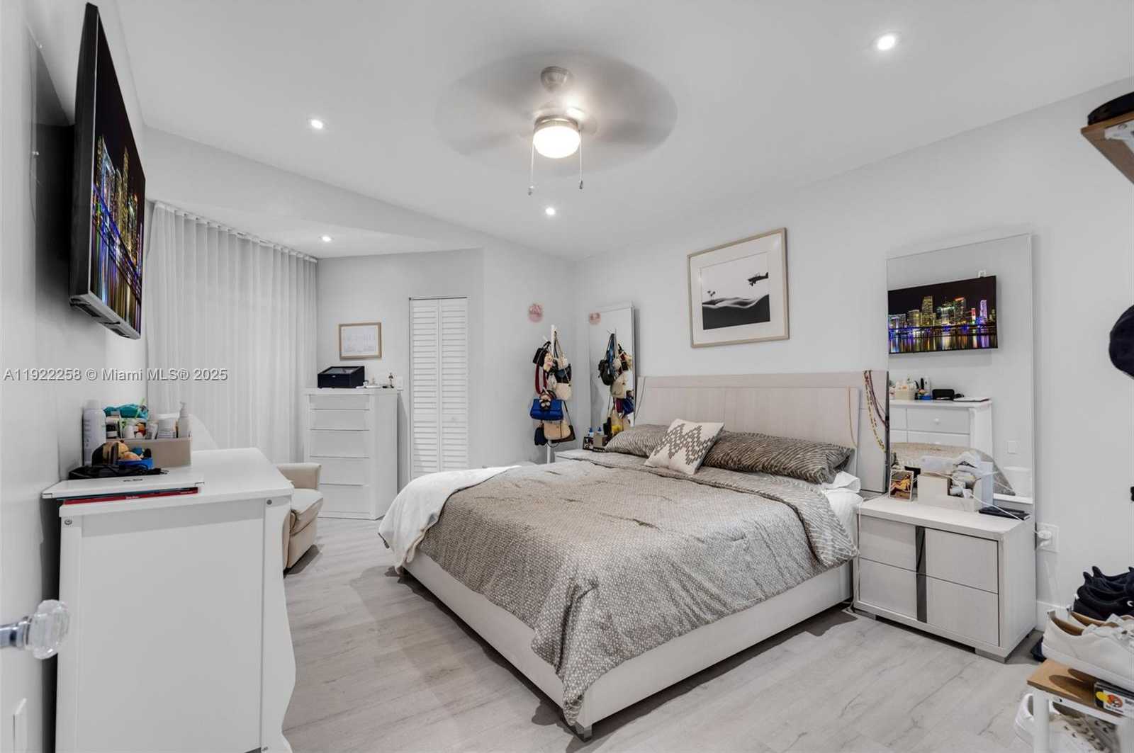 Small Image of 15452 SOUTH WEST 50TH TER, Miami Number 18