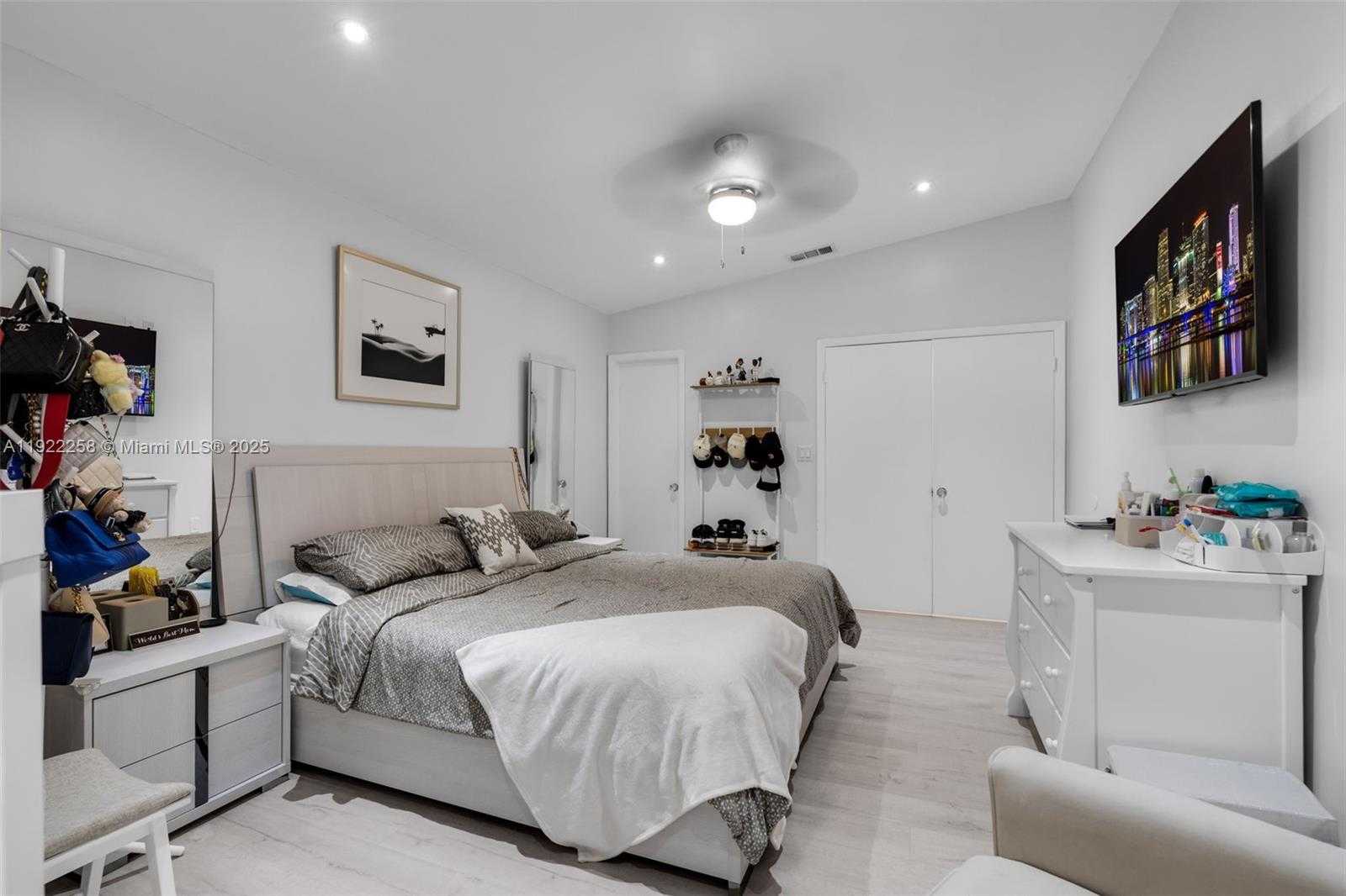 Small Image of 15452 SOUTH WEST 50TH TER, Miami Number 19