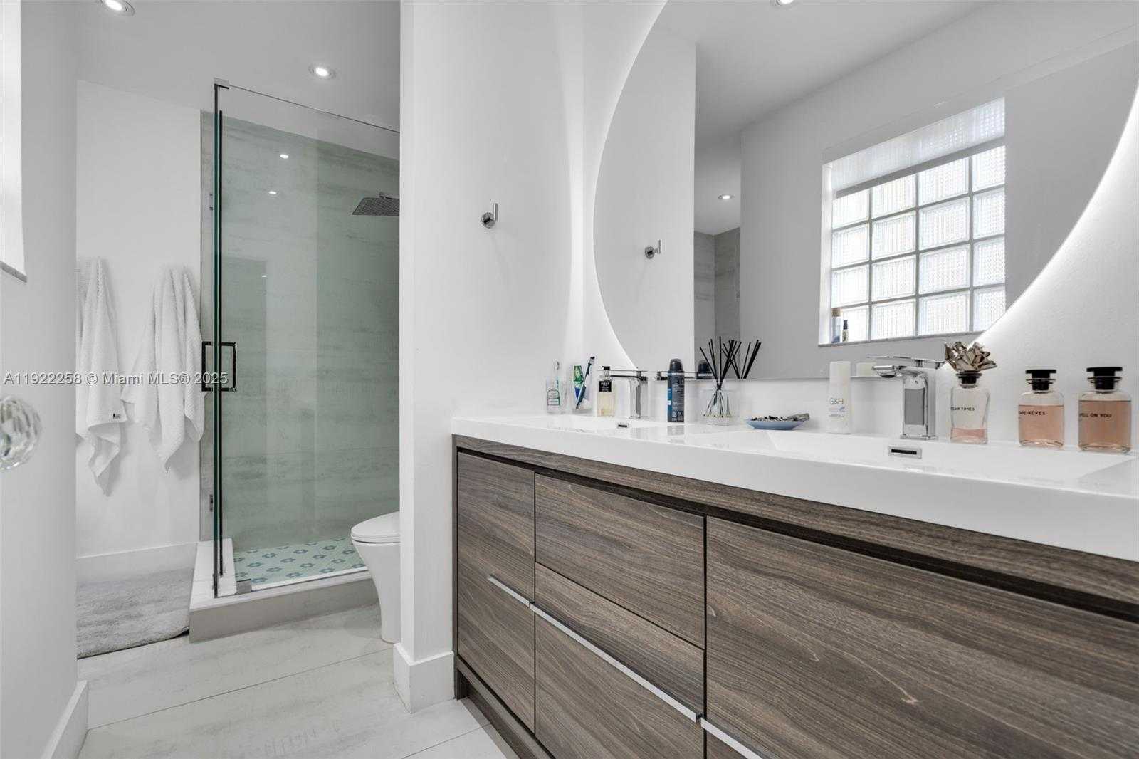 Small Image of 15452 SOUTH WEST 50TH TER, Miami Number 21