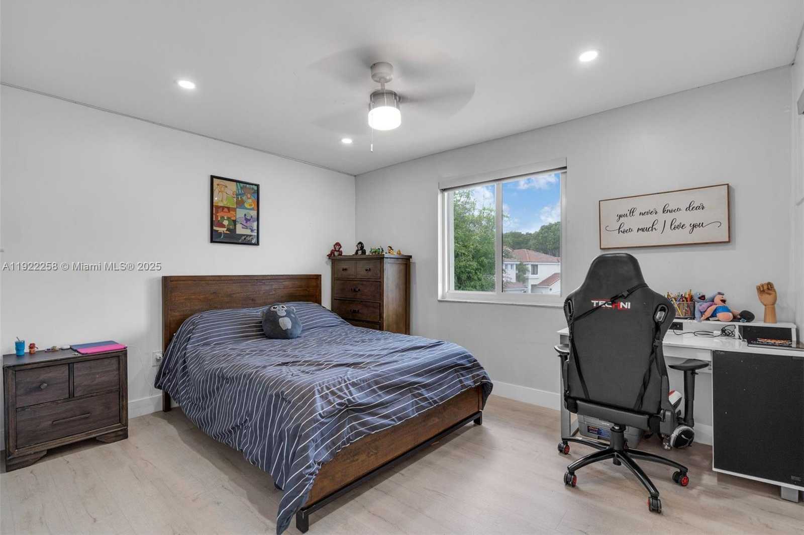 Small Image of 15452 SOUTH WEST 50TH TER, Miami Number 24