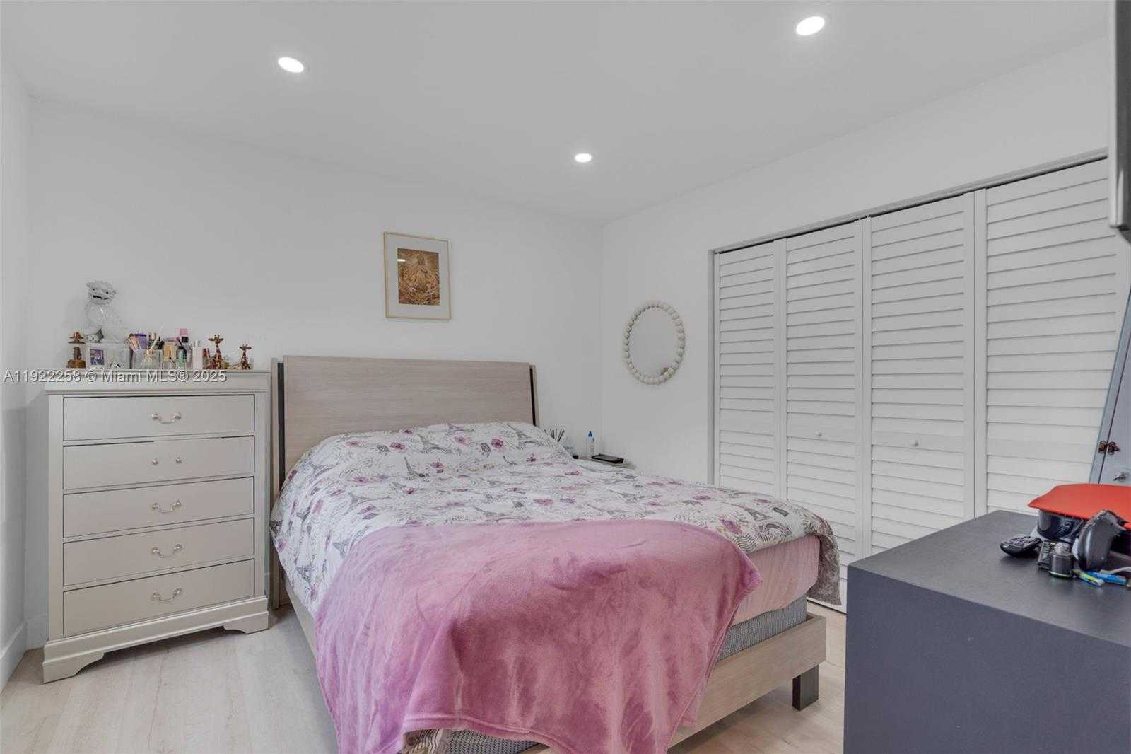 Small Image of 15452 SOUTH WEST 50TH TER, Miami Number 26