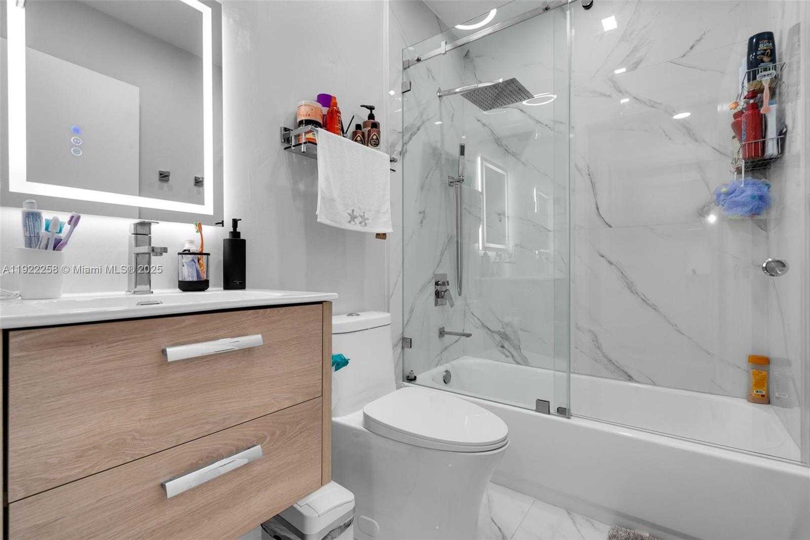 Small Image of 15452 SOUTH WEST 50TH TER, Miami Number 28