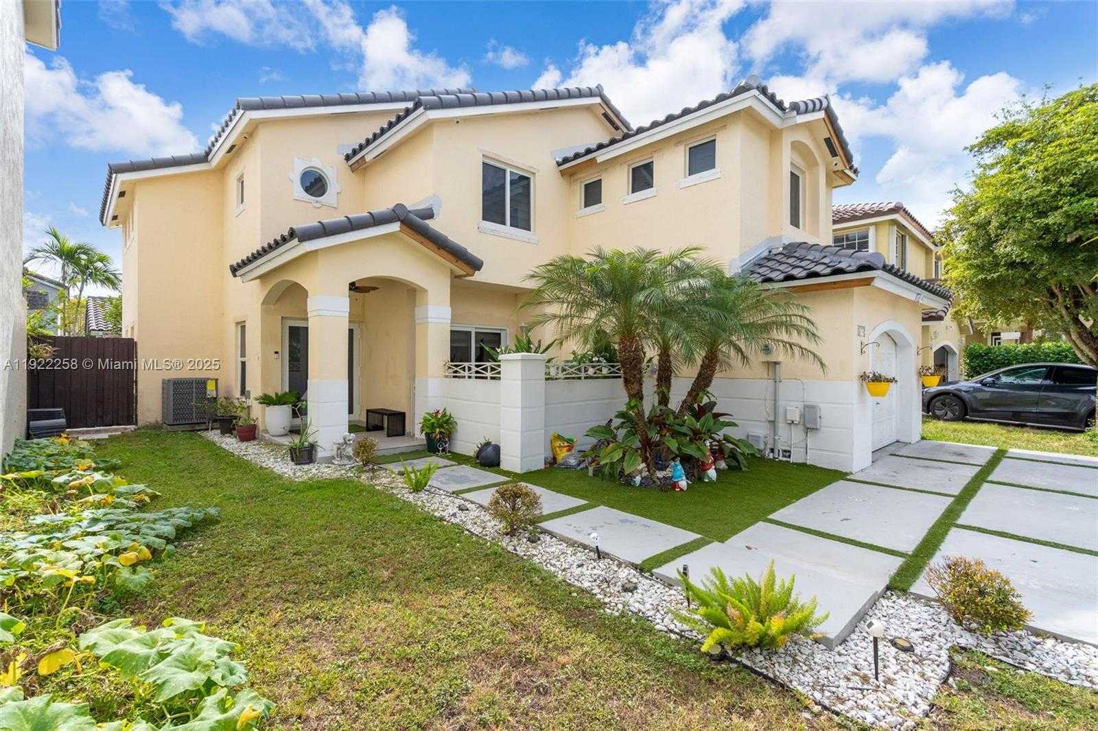 Small Image of 15452 SOUTH WEST 50TH TER, Miami Number 3