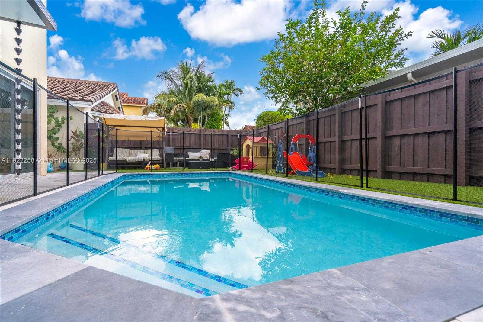 Small Image of 15452 SOUTH WEST 50TH TER, Miami Number 30