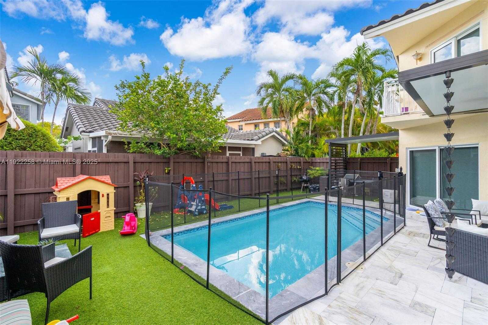 Small Image of 15452 SOUTH WEST 50TH TER, Miami Number 31