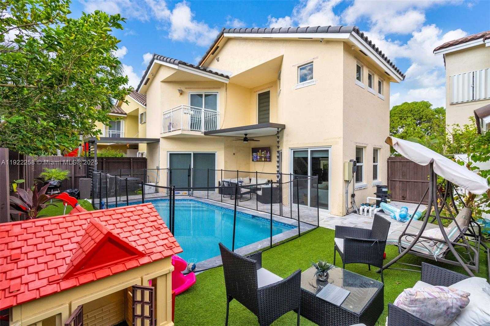 Small Image of 15452 SOUTH WEST 50TH TER, Miami Number 32