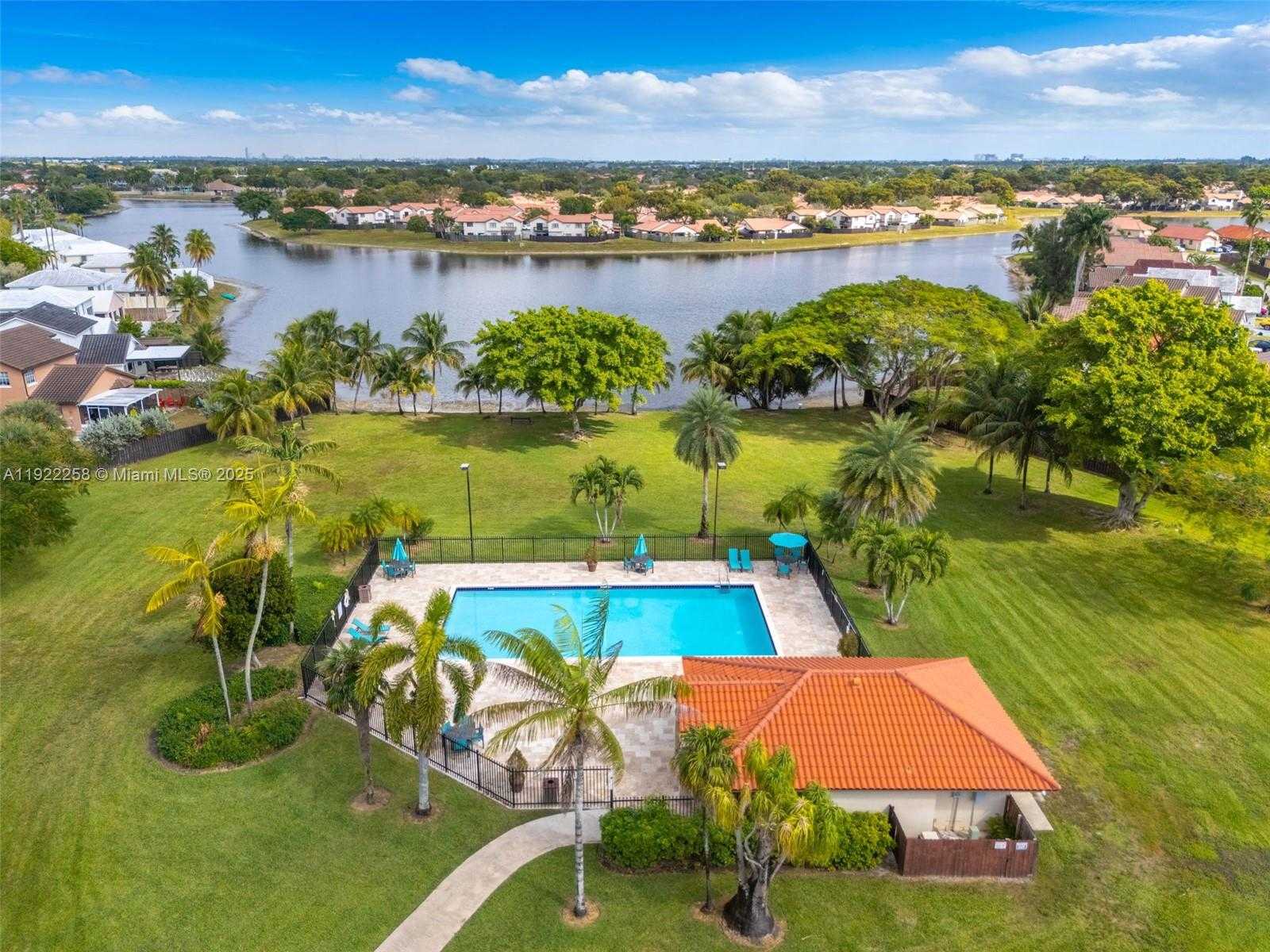 Small Image of 15452 SOUTH WEST 50TH TER, Miami Number 35