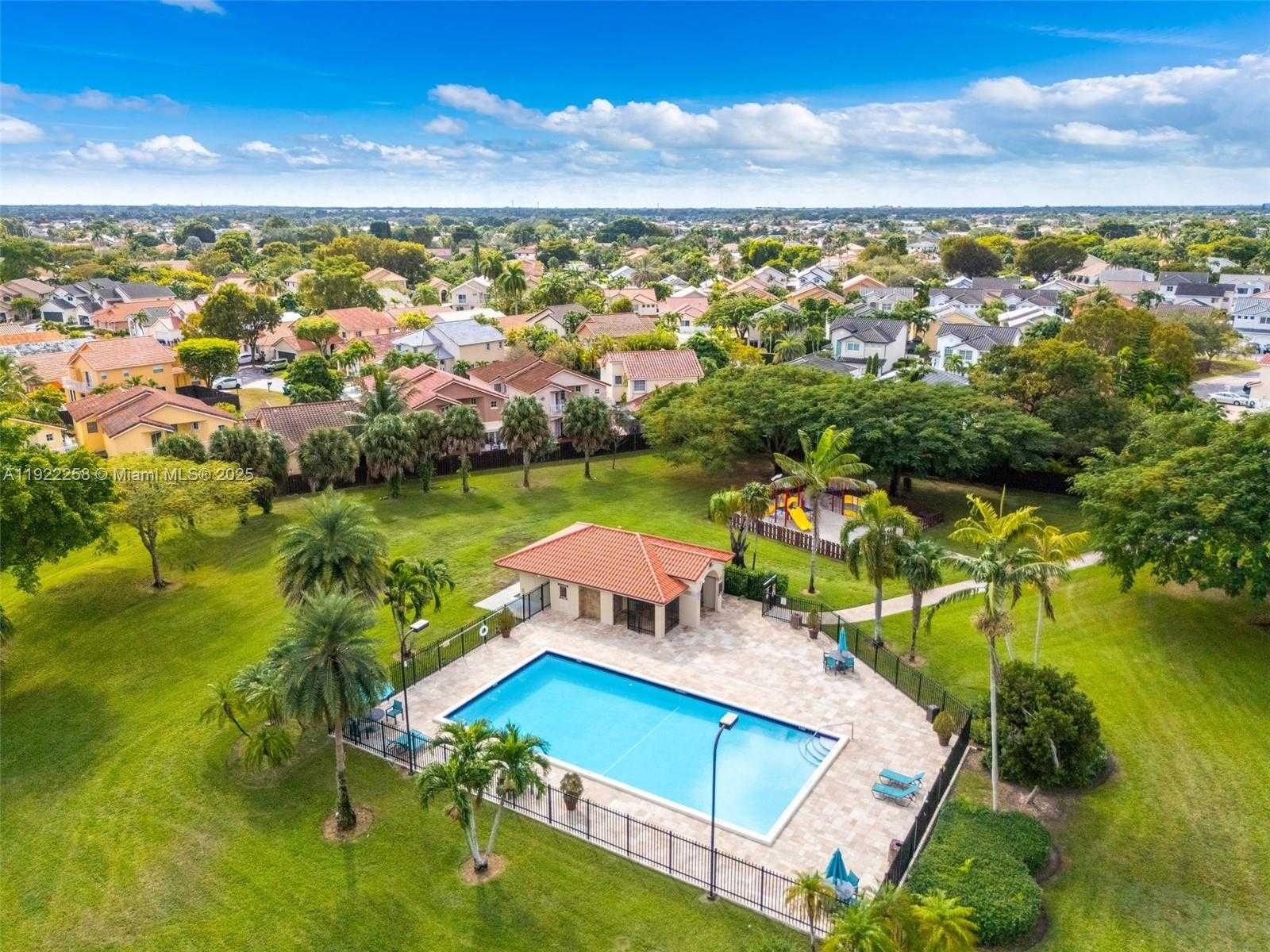 Small Image of 15452 SOUTH WEST 50TH TER, Miami Number 36