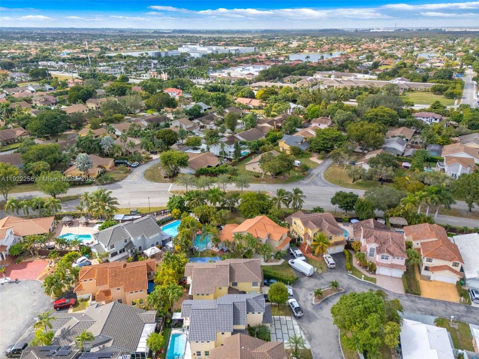 Small Image of 15452 SOUTH WEST 50TH TER, Miami Number 47