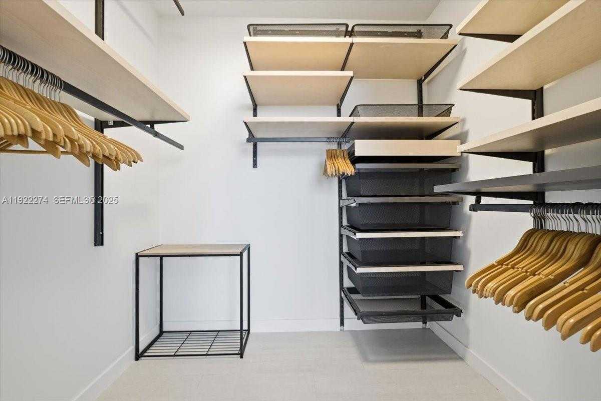 Small Image of 1000 BRICKELL PLZ #3211, Miami Number 16