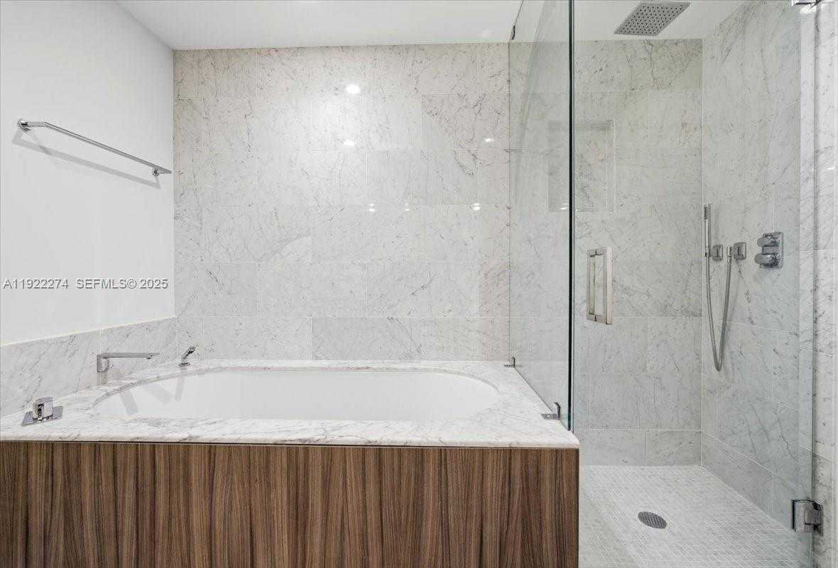 Small Image of 1000 BRICKELL PLZ #3211, Miami Number 22