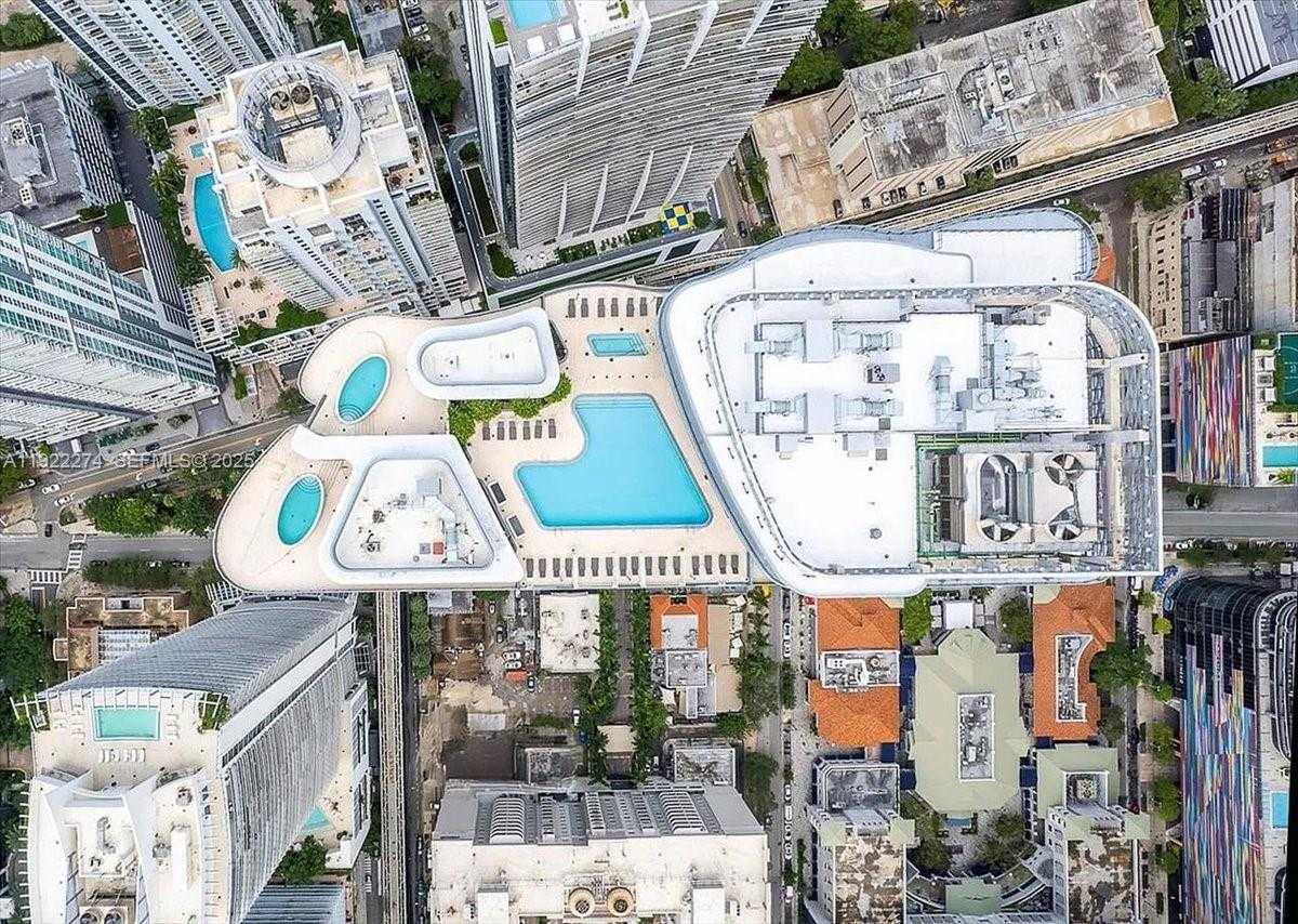 Small Image of 1000 BRICKELL PLZ #3211, Miami Number 50