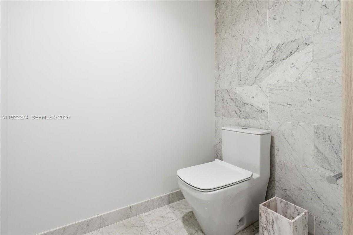 Small Image of 1000 BRICKELL PLZ #3211, Miami Number 64