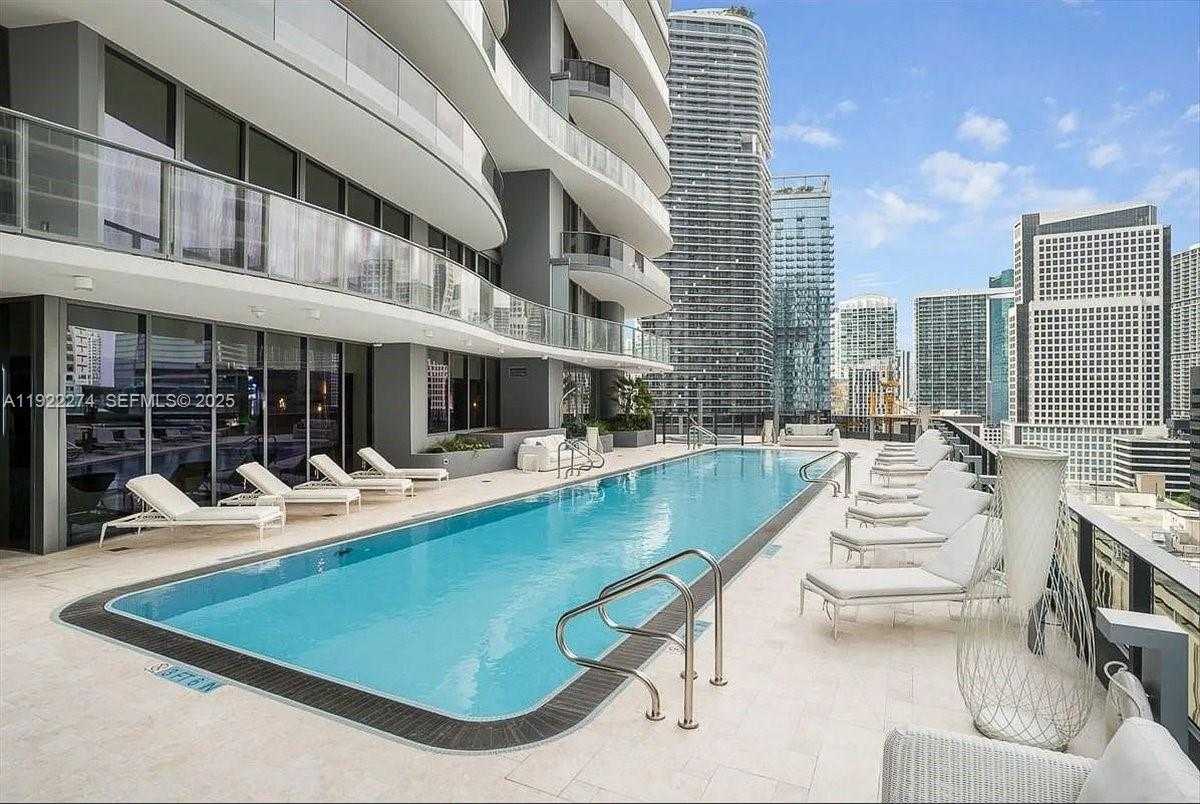 Small Image of 1000 BRICKELL PLZ #3211, Miami Number 76