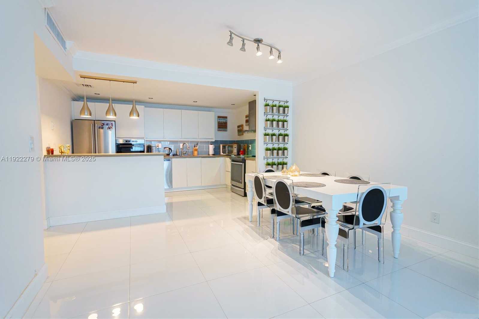 Small Image of 19390 COLLINS AVE #320, Sunny Isles Beach Number 2