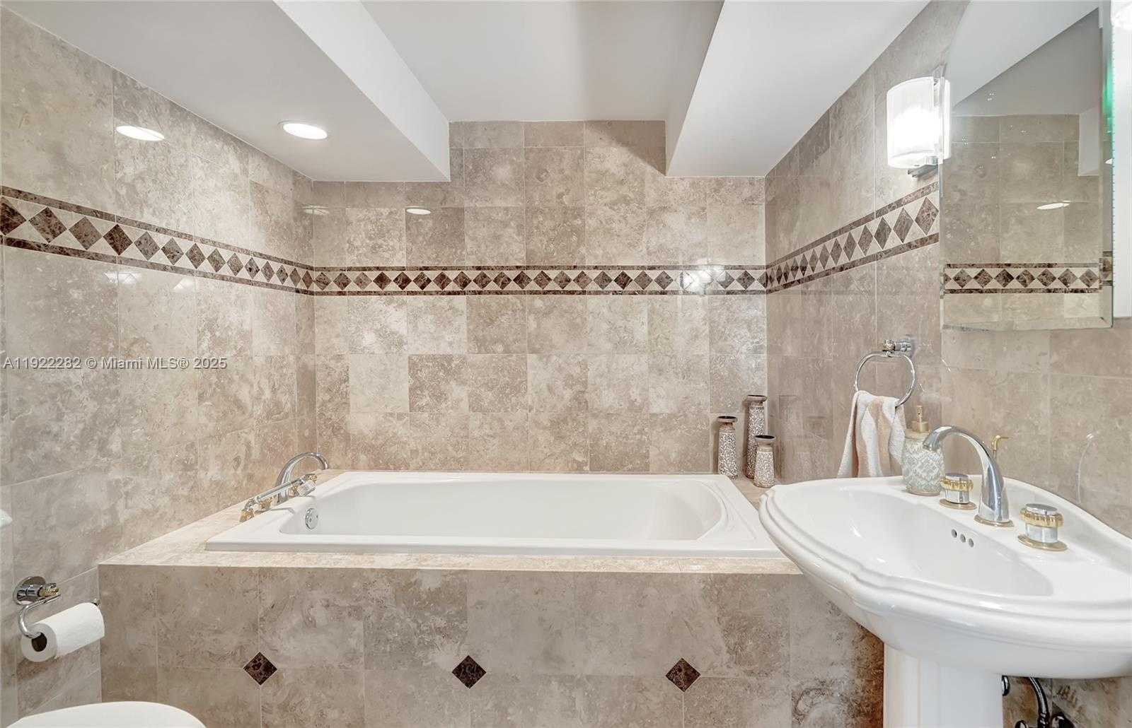 Small Image of 3200 SOUTH OCEAN BLVD #D203, Palm Beach Number 12