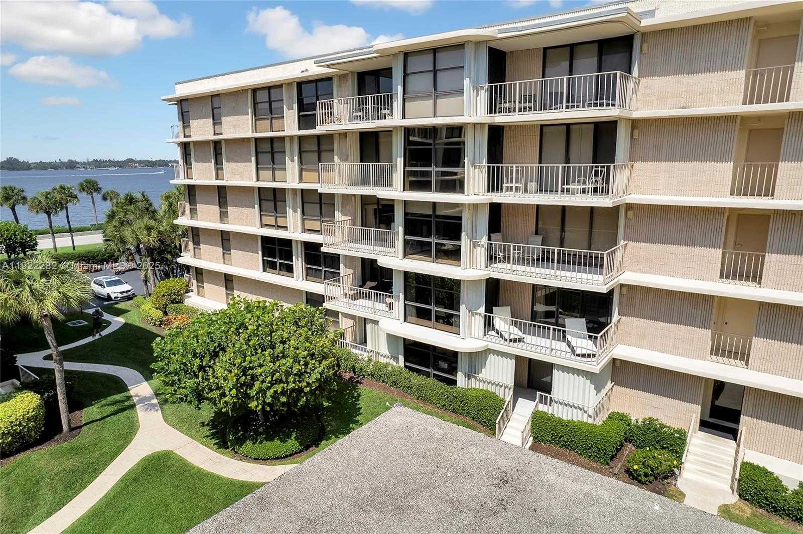 Small Image of 3200 SOUTH OCEAN BLVD #D203, Palm Beach Number 14