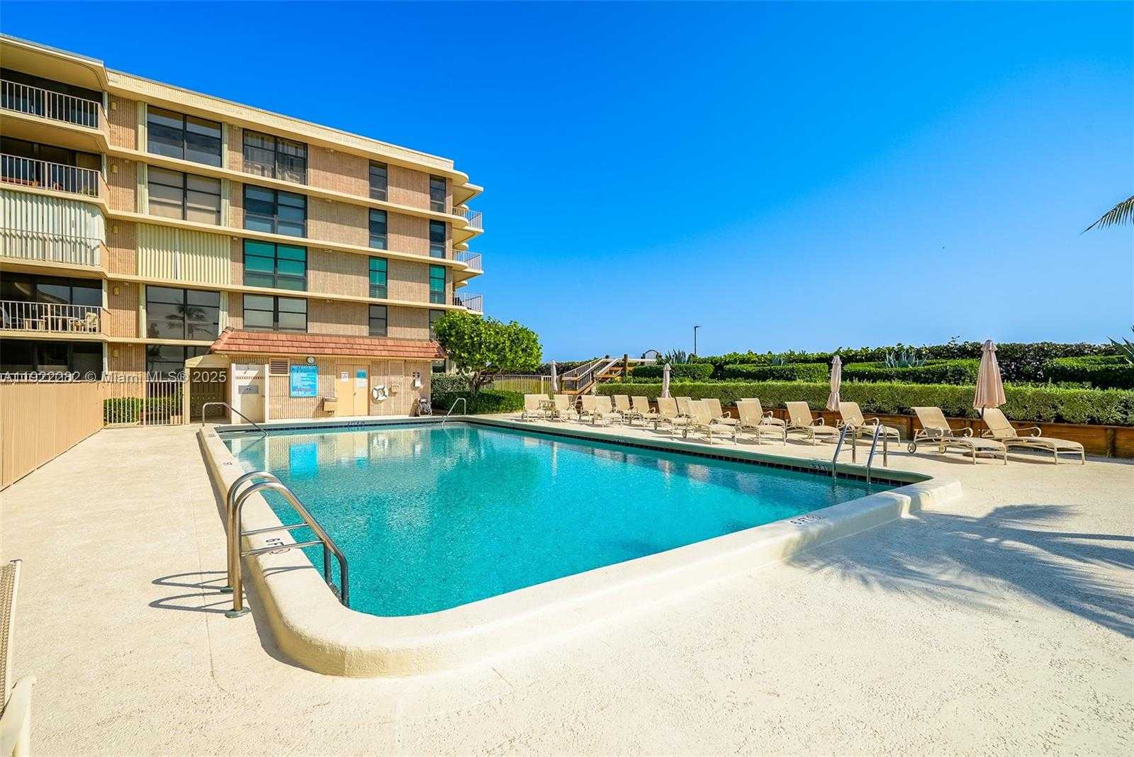 Small Image of 3200 SOUTH OCEAN BLVD #D203, Palm Beach Number 15