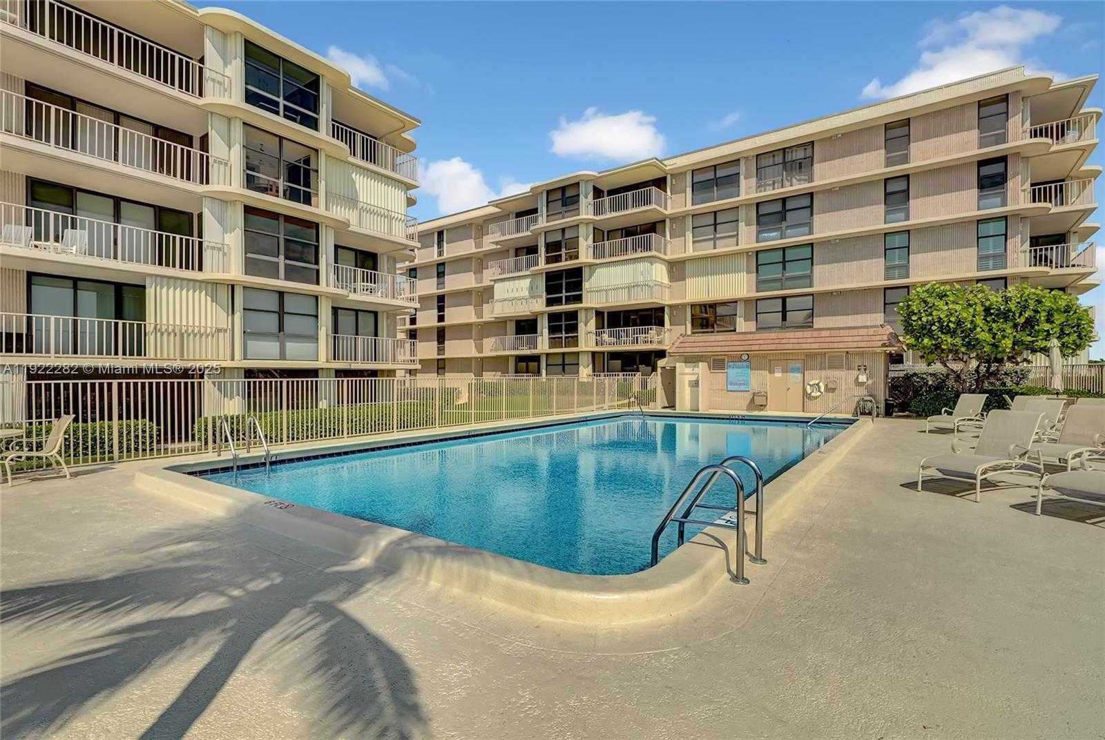 Small Image of 3200 SOUTH OCEAN BLVD #D203, Palm Beach Number 16