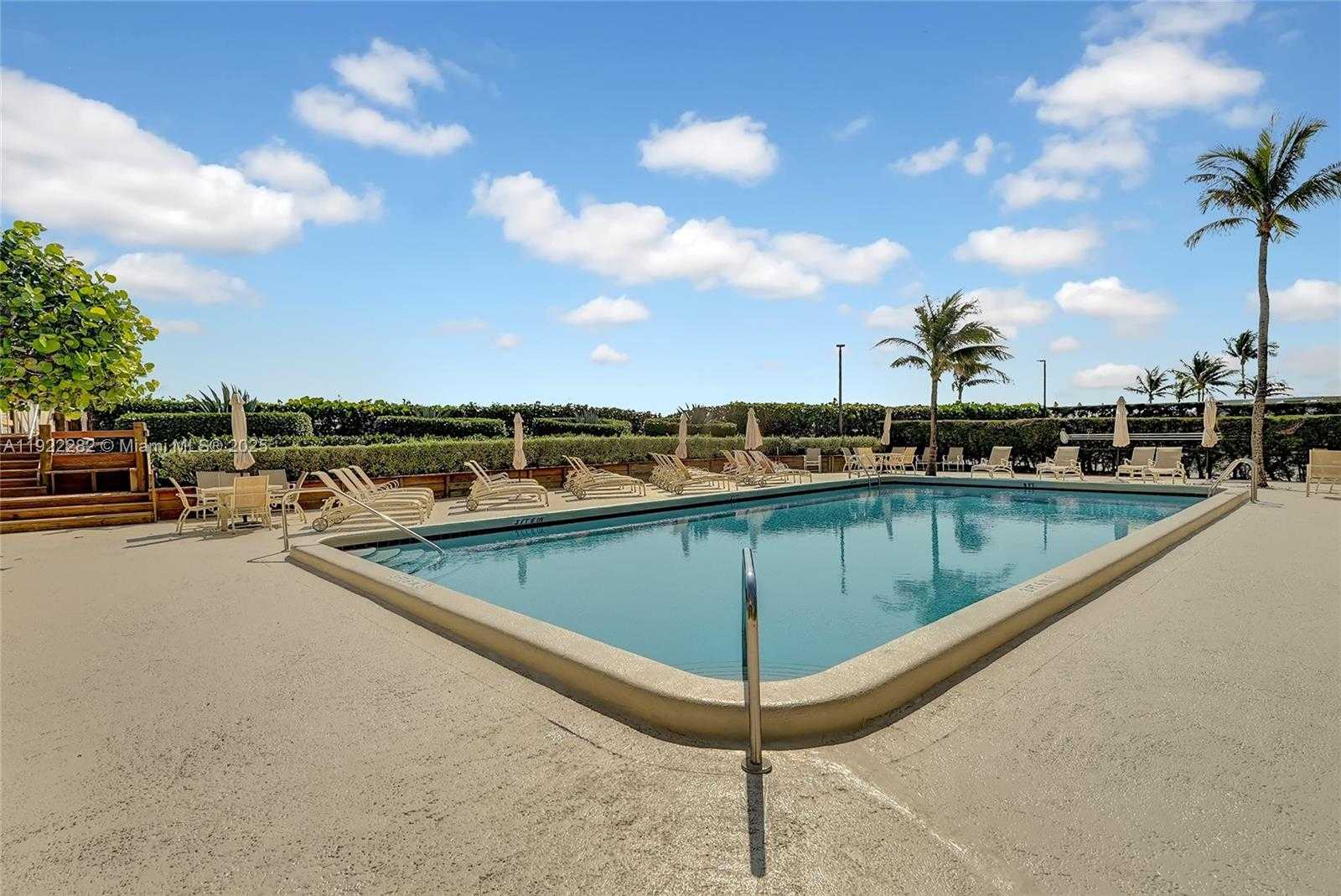 Small Image of 3200 SOUTH OCEAN BLVD #D203, Palm Beach Number 17