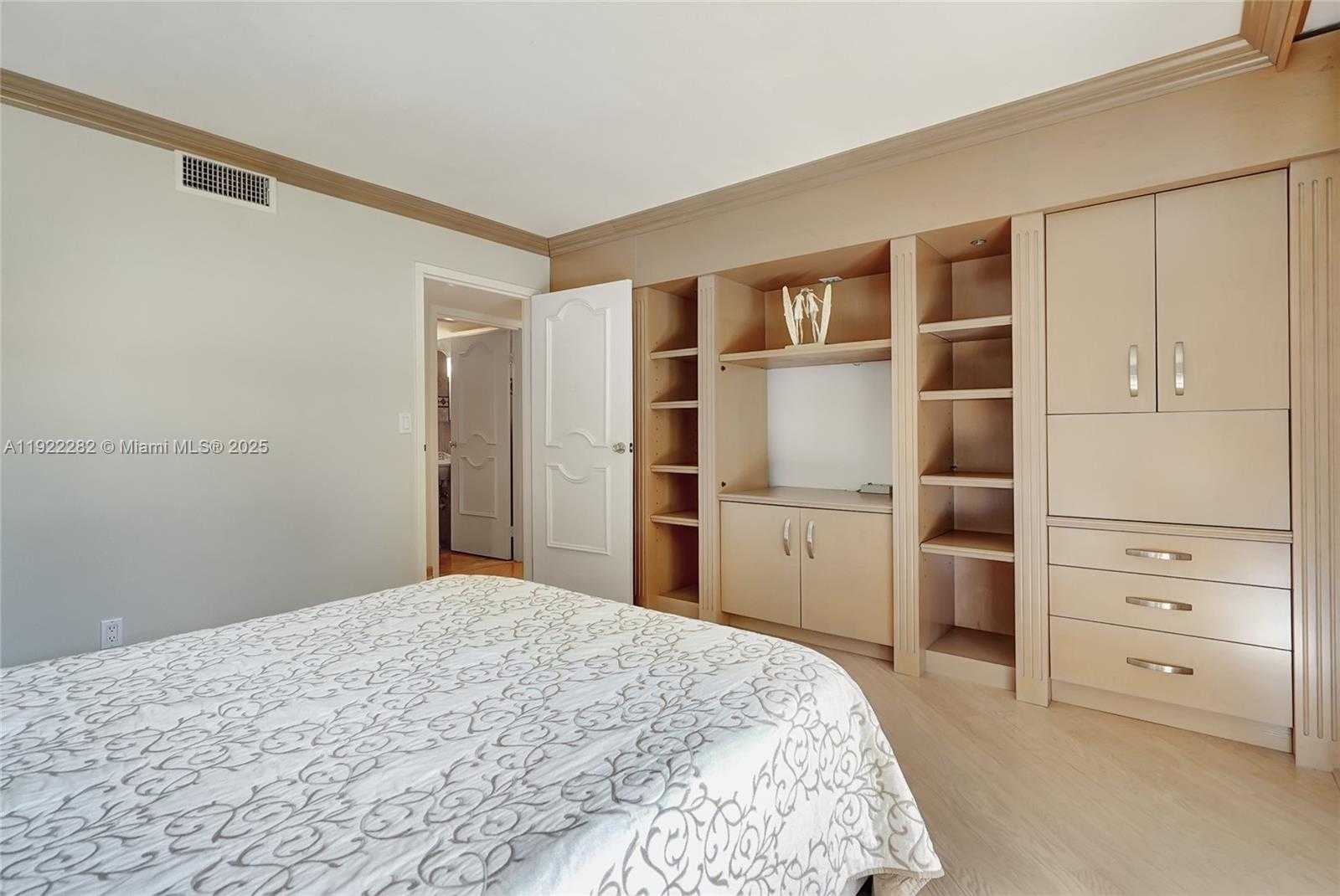 Small Image of 3200 SOUTH OCEAN BLVD #D203, Palm Beach Number 33