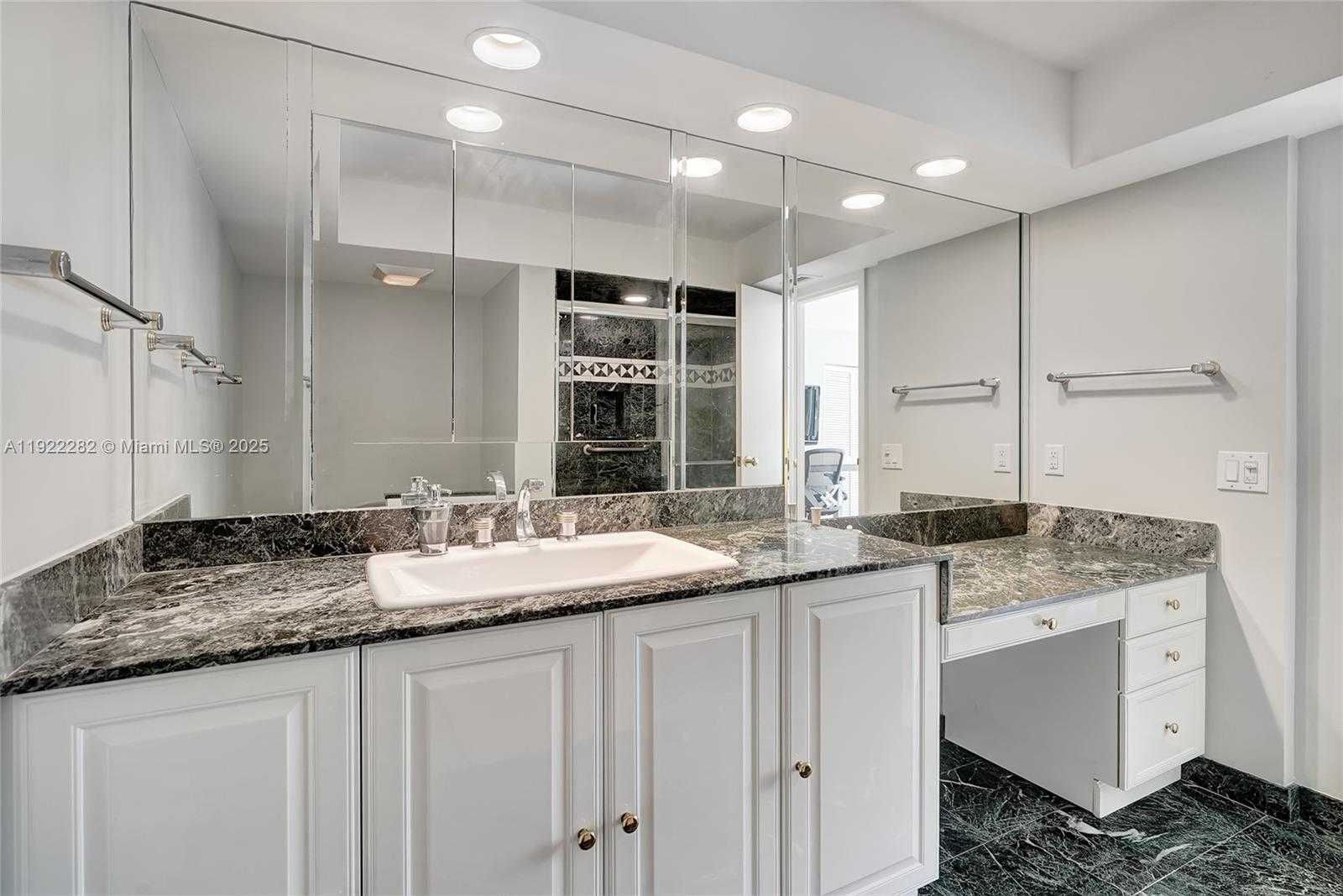 Small Image of 3200 SOUTH OCEAN BLVD #D203, Palm Beach Number 37