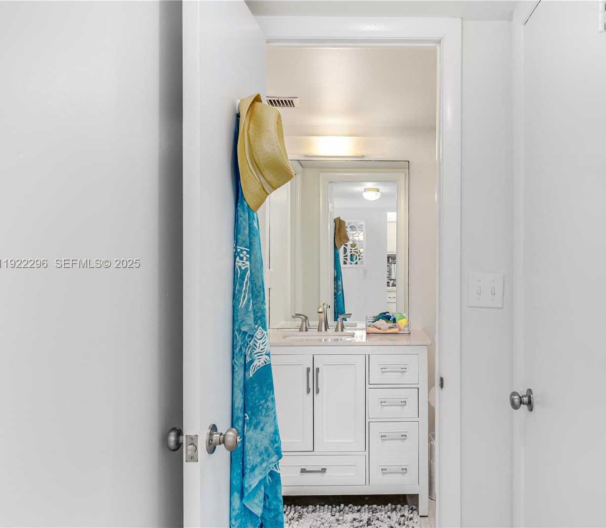 Small Image of 401 OCEAN DR #417, Miami Beach Number 11