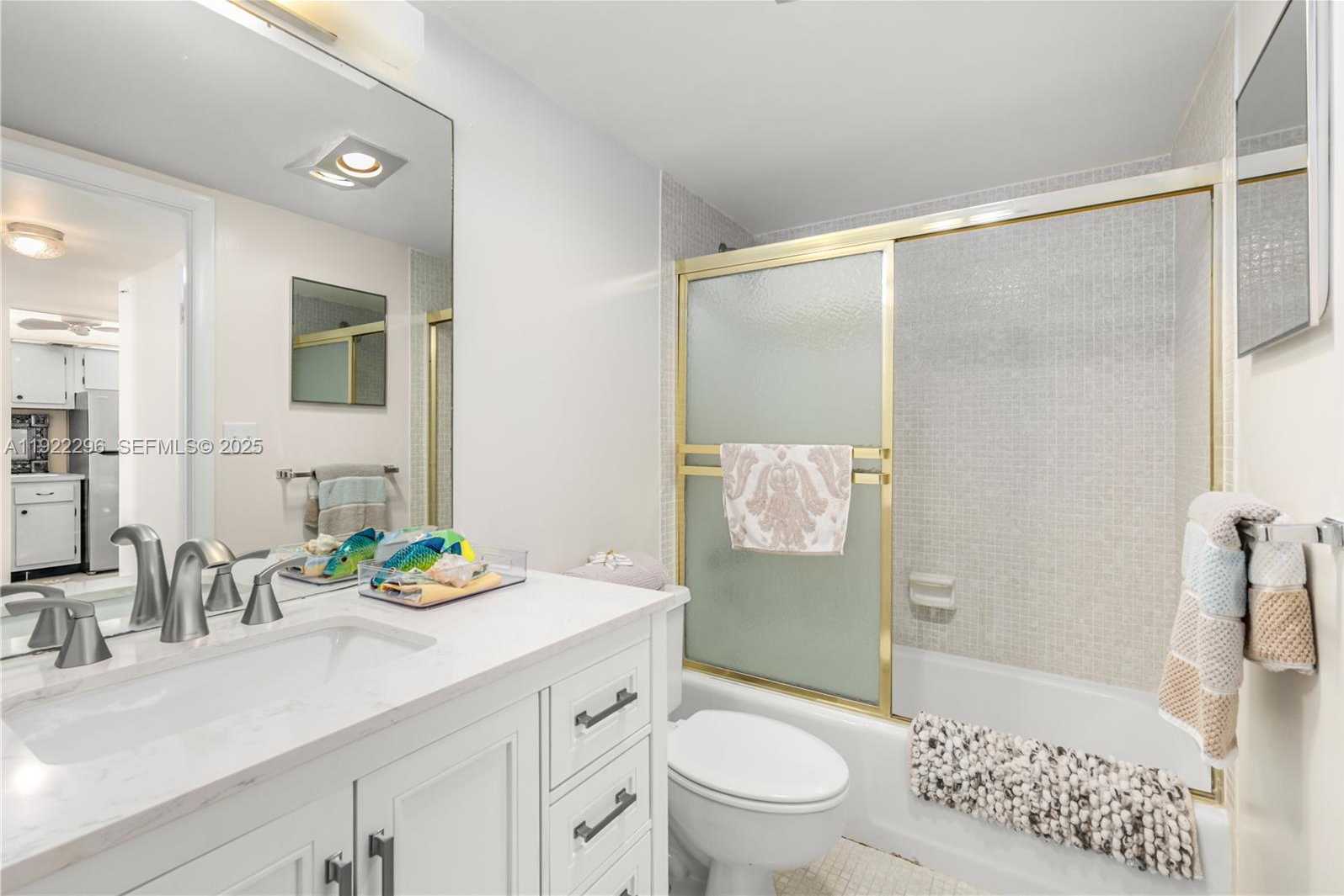 Small Image of 401 OCEAN DR #417, Miami Beach Number 12