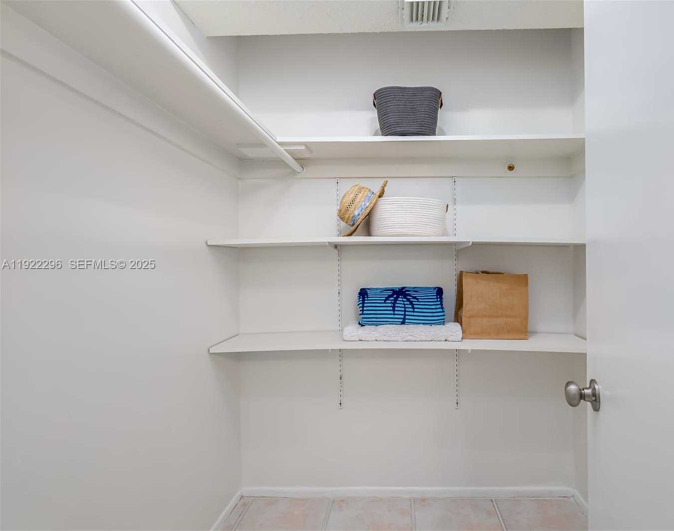 Small Image of 401 OCEAN DR #417, Miami Beach Number 14