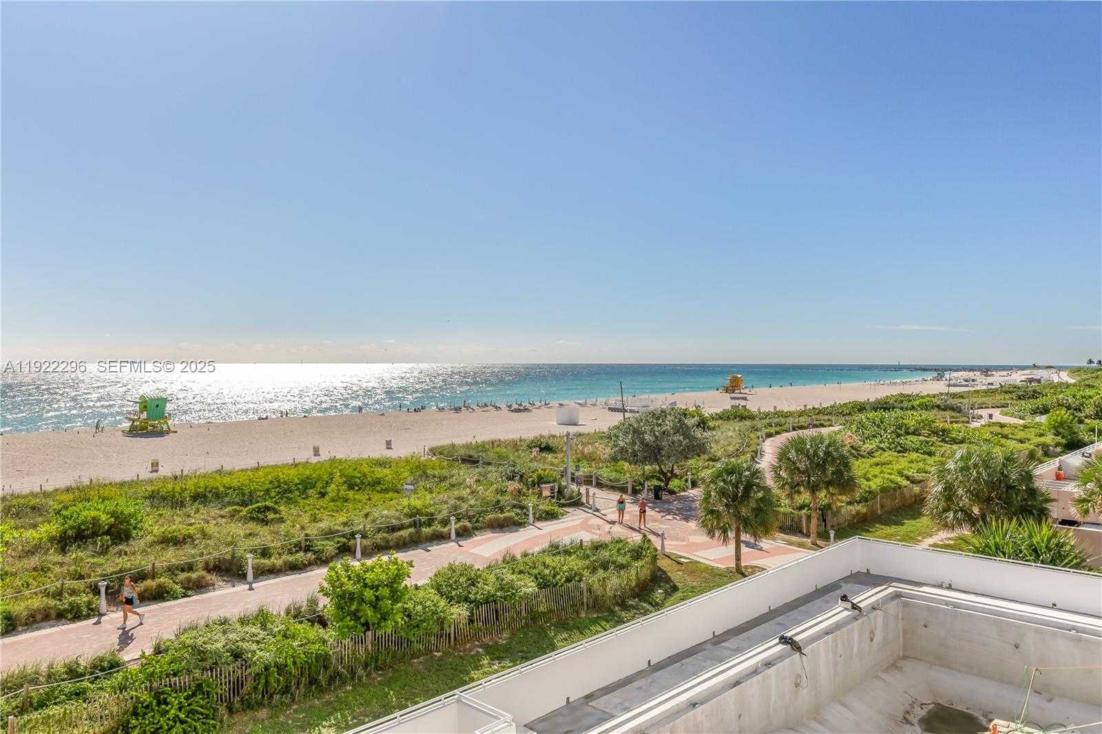 Small Image of 401 OCEAN DR #417, Miami Beach Number 2