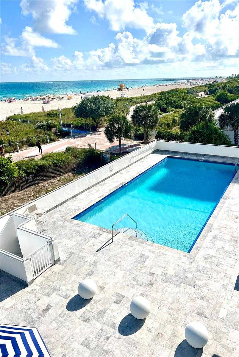 Small Image of 401 OCEAN DR #417, Miami Beach Number 3