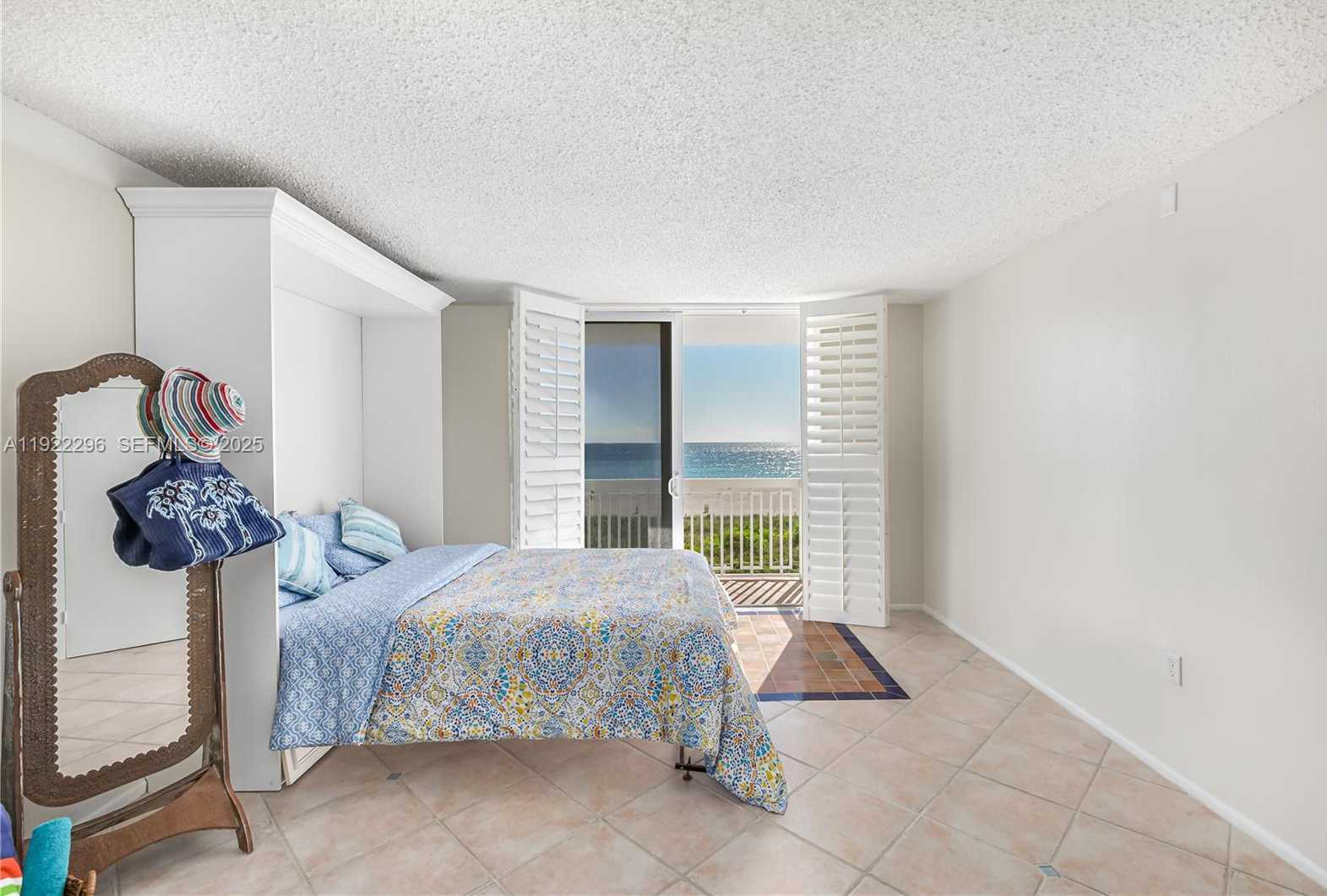 Small Image of 401 OCEAN DR #417, Miami Beach Number 6