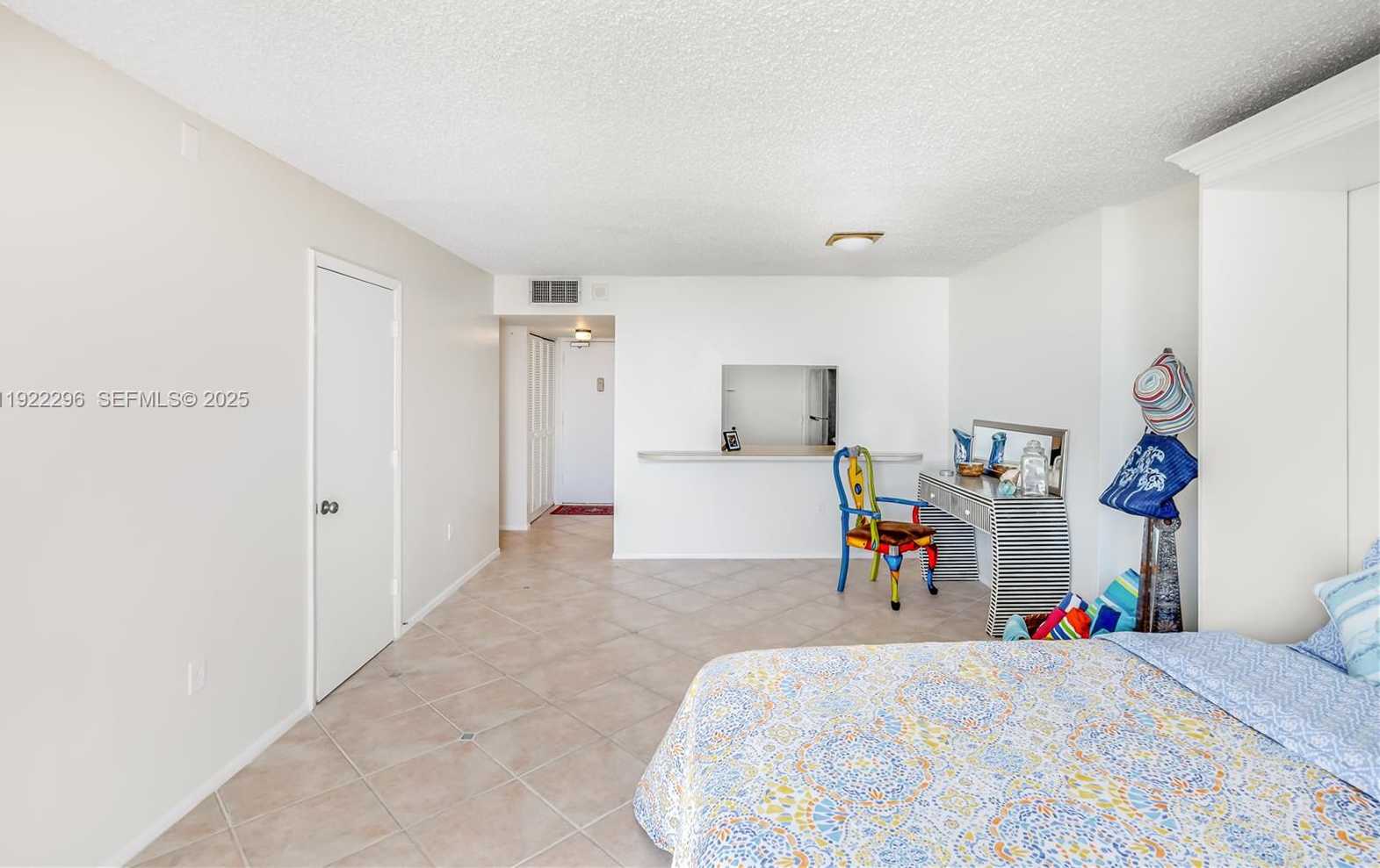 Small Image of 401 OCEAN DR #417, Miami Beach Number 9