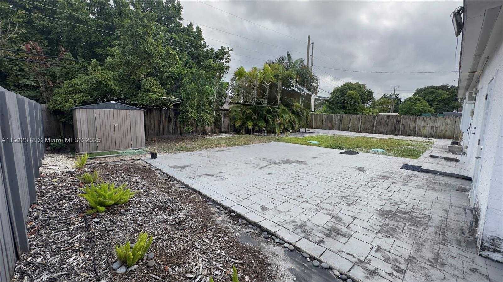 Small Image of 5125 SOUTH WEST 102ND AVE, Miami Number 22