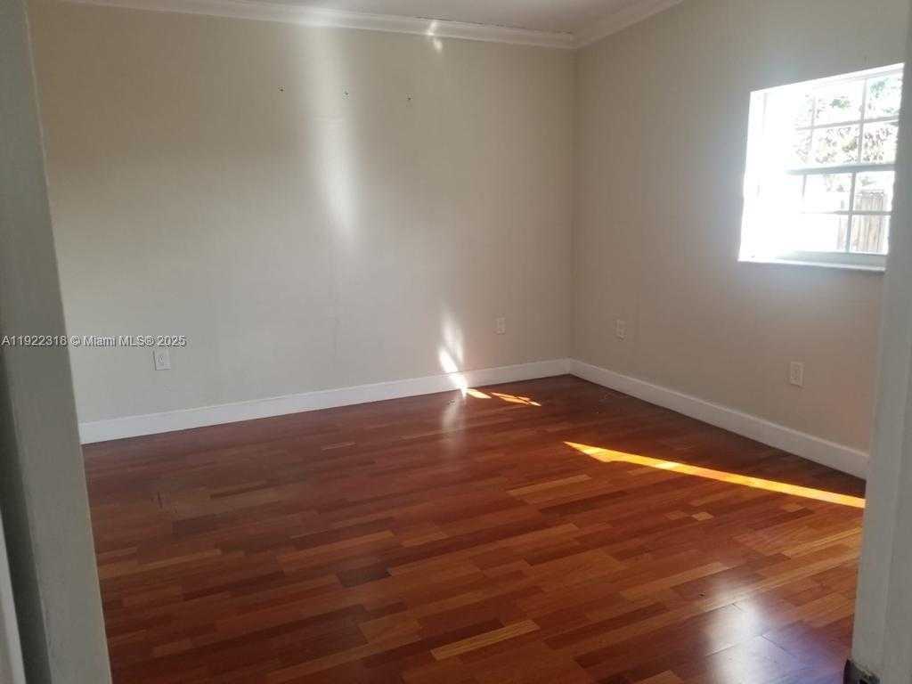 Small Image of 5125 SOUTH WEST 102ND AVE, Miami Number 9