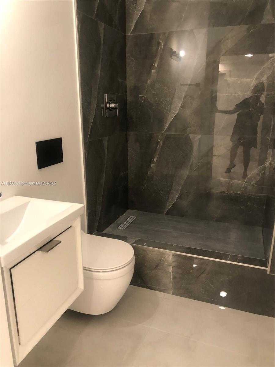 Small Image of 10185 COLLINS AVE #1022, Bal Harbour Number 8