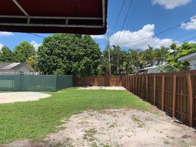 Small Image of 71 EAST 43RD ST, Hialeah Number 13