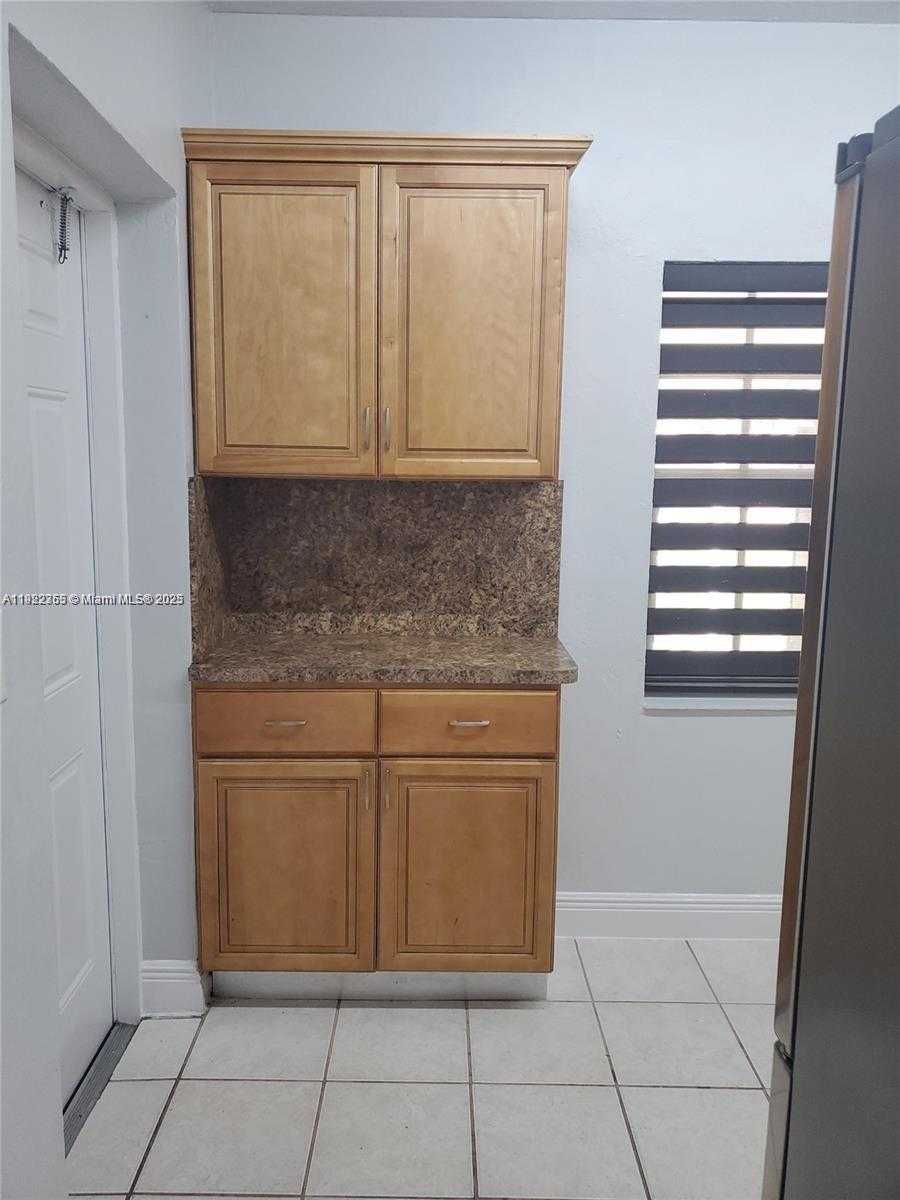 Small Image of 71 EAST 43RD ST, Hialeah Number 15