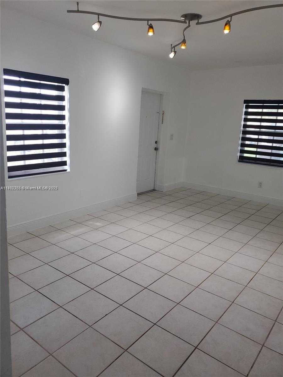Small Image of 71 EAST 43RD ST, Hialeah Number 16