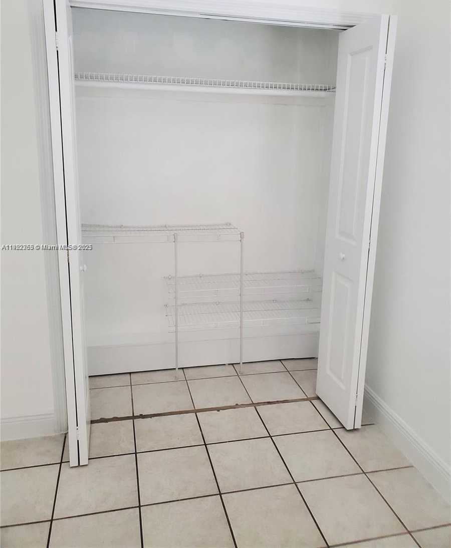 Small Image of 71 EAST 43RD ST, Hialeah Number 19