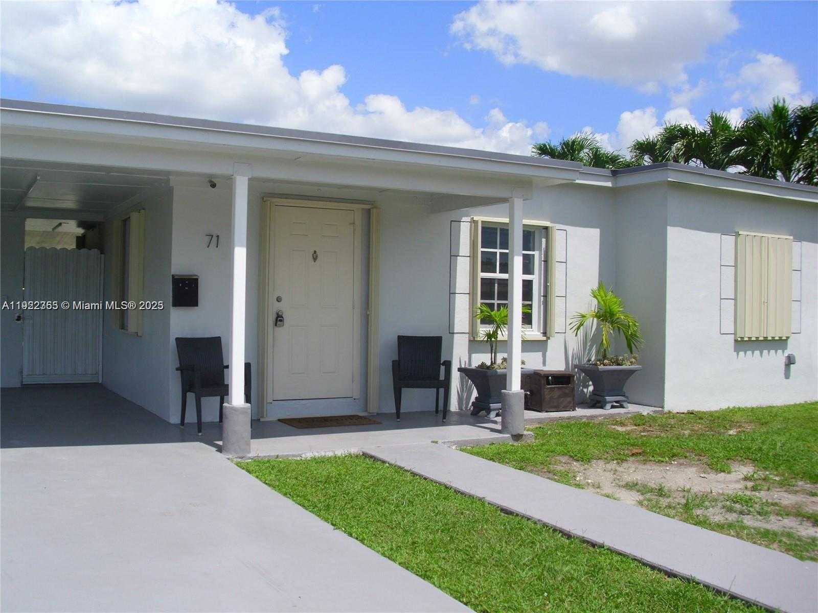 Small Image of 71 EAST 43RD ST, Hialeah Number 3