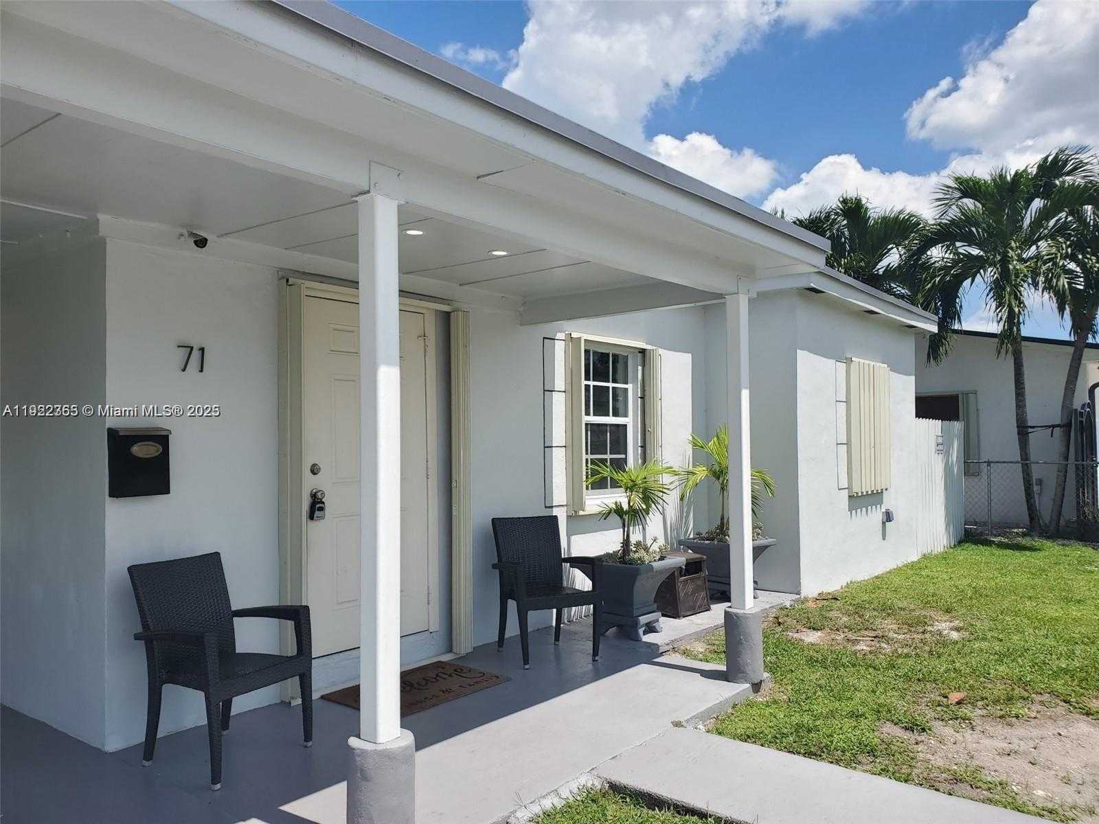Small Image of 71 EAST 43RD ST, Hialeah Number 4