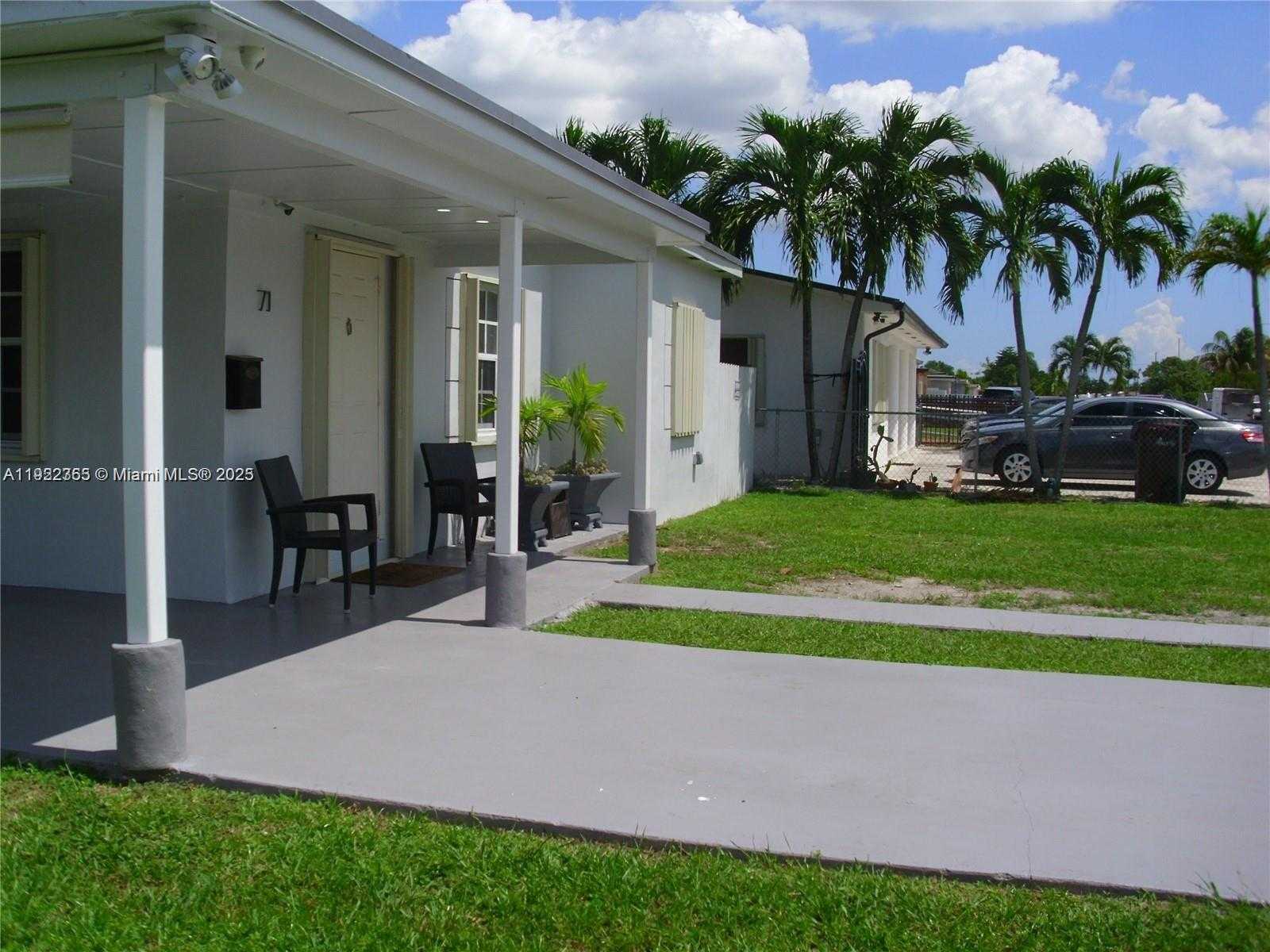 Small Image of 71 EAST 43RD ST, Hialeah Number 7
