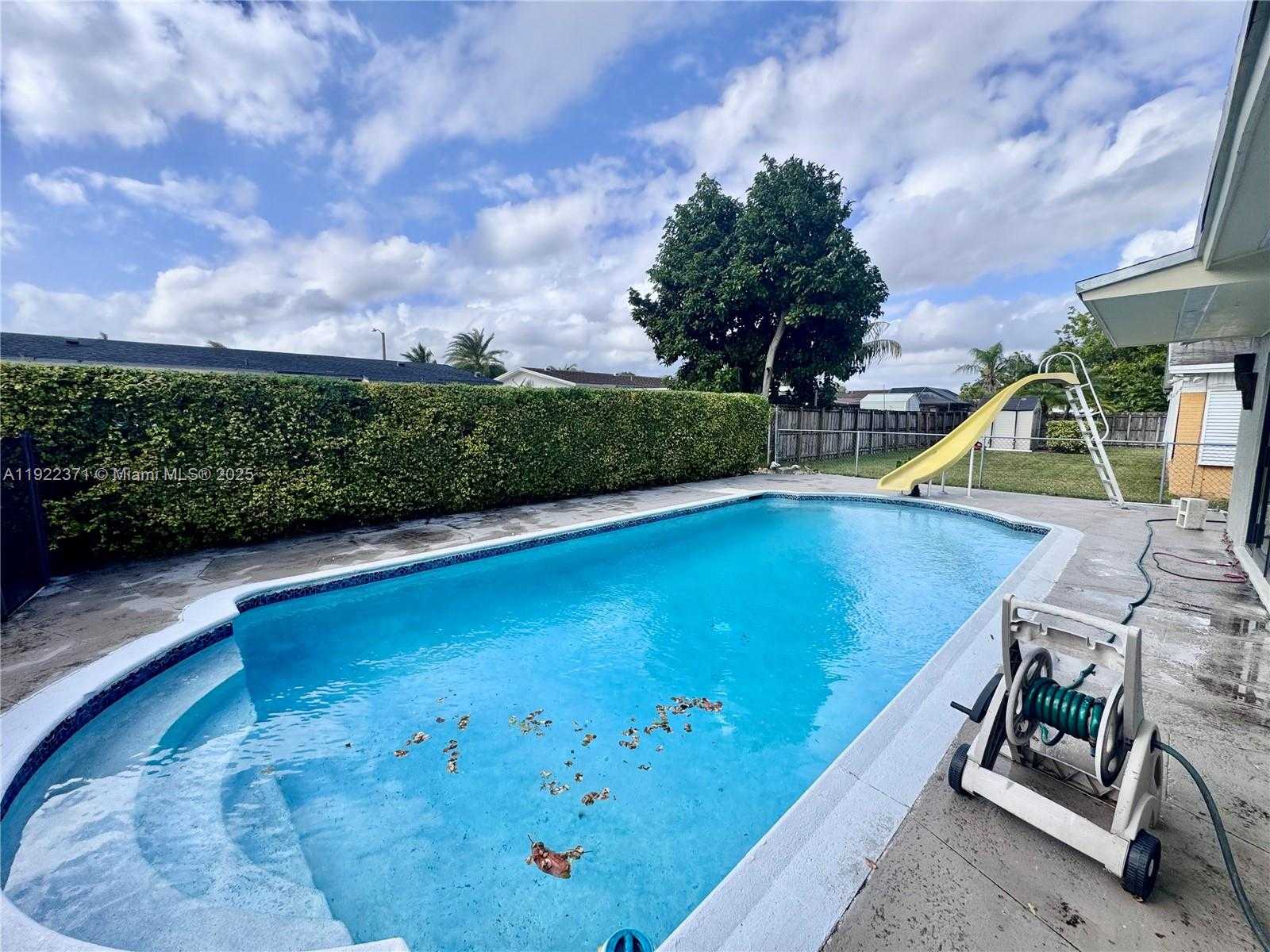 Small Image of 19720 SOUTH WEST 118TH PL, Miami Number 5