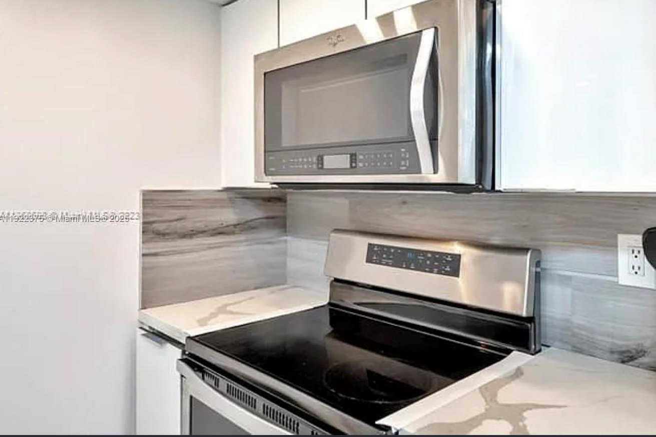 Small Image of 1717 NORTH BAYSHORE DR #A1448, Miami Number 11